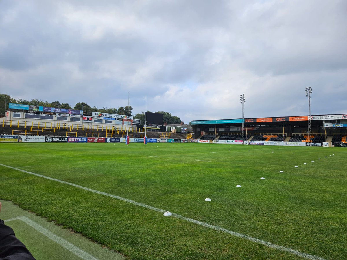 SheffieldEagles's tweet photo. 🫡 On location for today’s @ComIntCare @LDSuperLeague Festival in Castleford.

🤝 No Limits / Jay Ward Live Events 

#StrongerTogether #40Years https://t.co/kYzzXmpMcJ