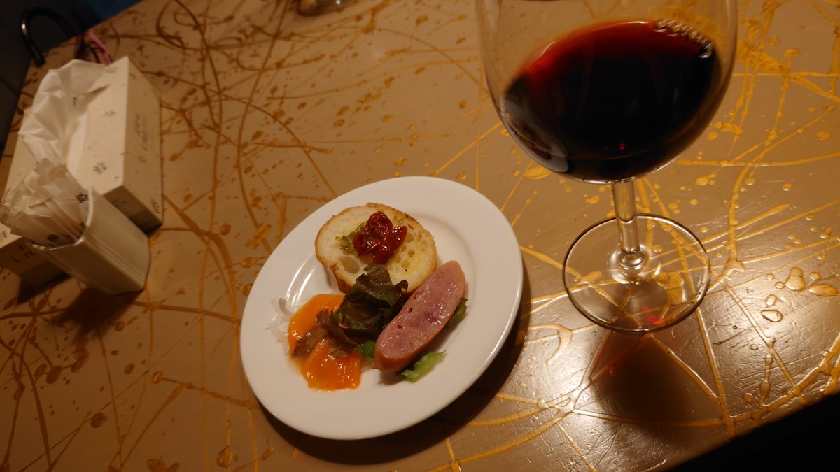 バール街。レストランかなやさん😊