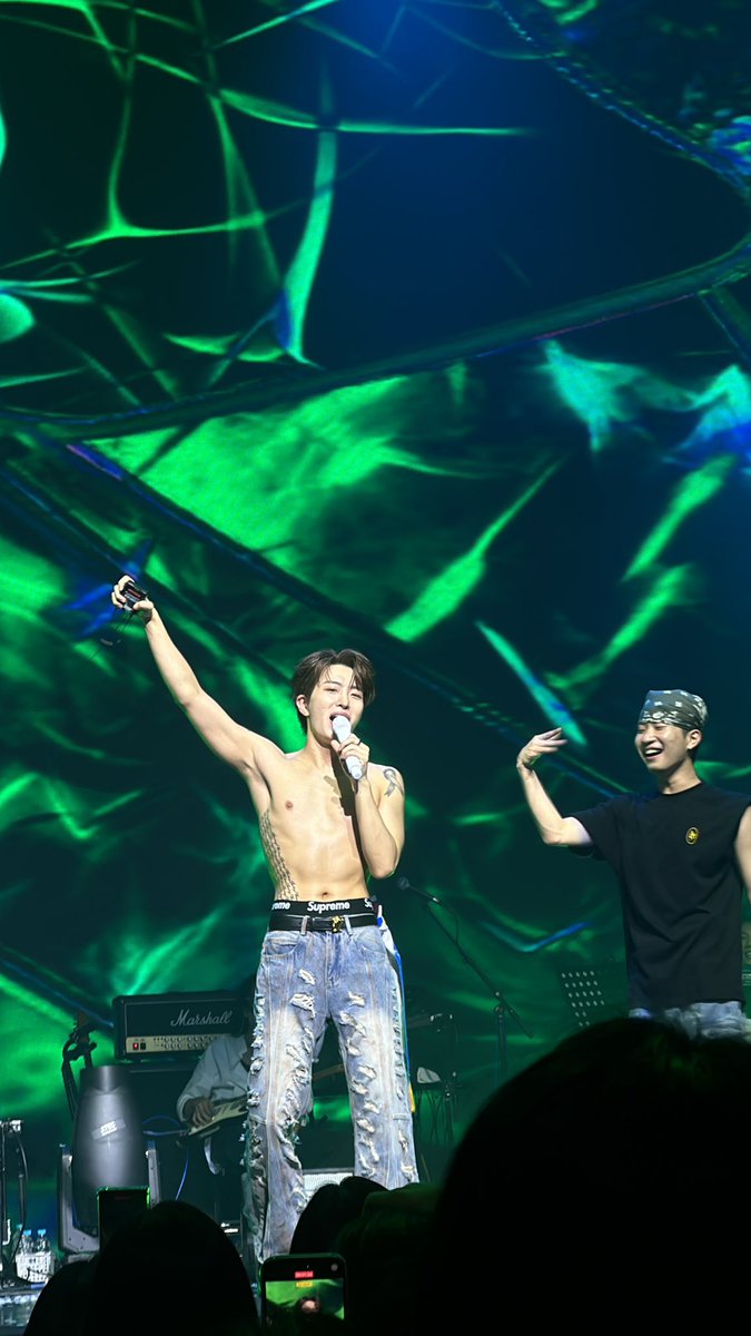 กุจะตายยยยยย

Dreaming with Youngjae in Seoul
#ONCE_IN_A_DREAM_SEOUL_D1
#YOUNGJAE_ONCE_IN_A_DREAM