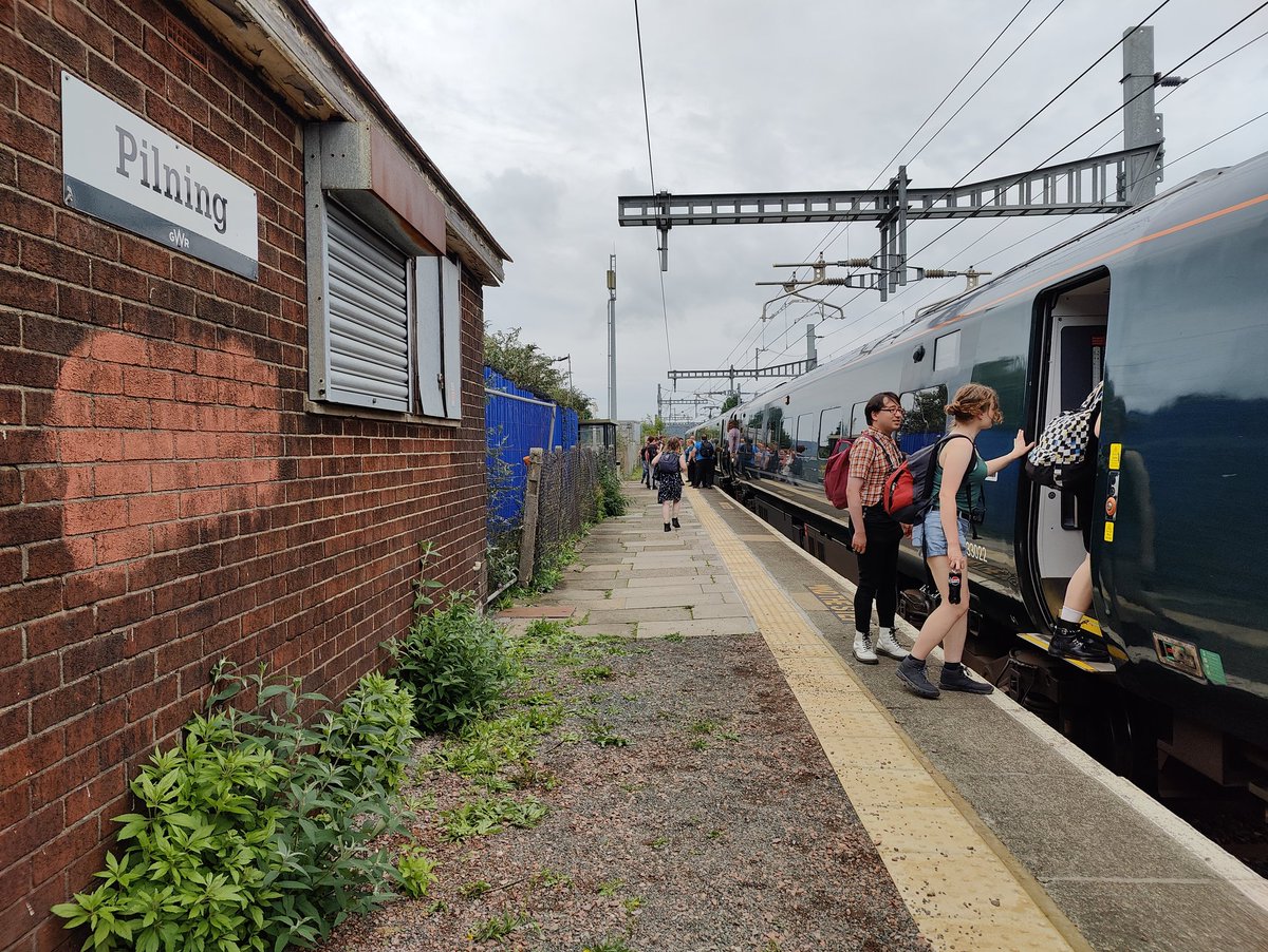 Hello from Pilning!

Last Saturday (the 7th), we broke a record here. 32 passengers in total alighted from the train here!

I'm so glad to have been a part of this!

802022 takes Susie &amp; I back to Bristol for a break, while others follow the plan.

#MetrosTrainTravels
