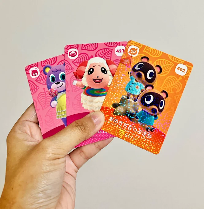 双子の息子たち、生まれて初めてamiiboカード買ったら双子出てきて興奮してる。 