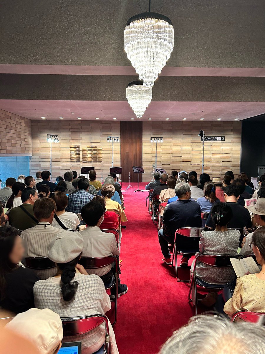 Ei_OKAMURA's tweet photo. 演奏中は聴いていて体が自然と動き、聴き��えると息ができずに、胸が苦しい。
そういう余韻が残る感動でした。

大阪クラシック2024のローブラスセクションのアンサンブル。

前売り完売だった夜の当日券を買いました。

出演:ロイド・タカモト、福田えりみ、飯田智彦、川浪浩一 https://t.co/peWkpPPltf