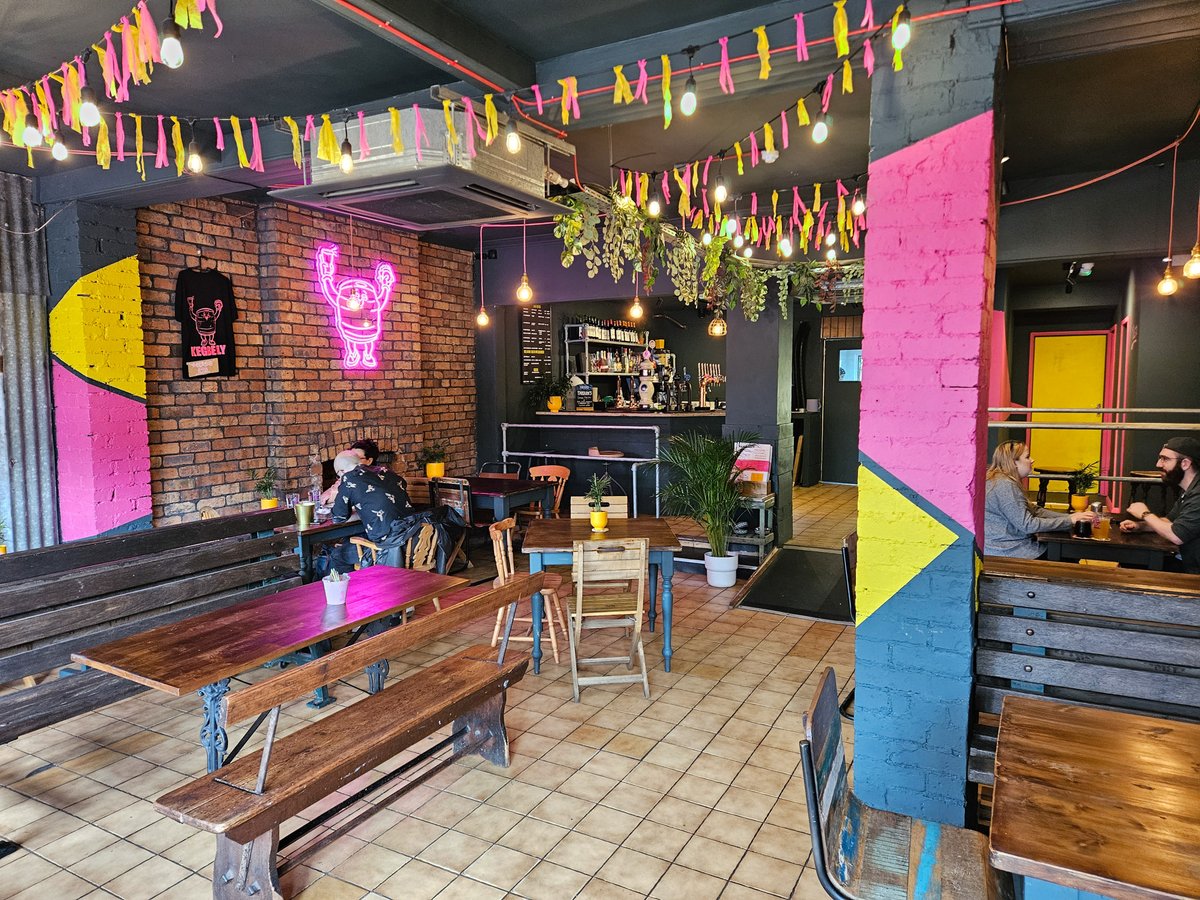 New on the blog - as a fully-fledged fried chicken fiend and a card-carrying Carhartt-clothed craft beer nerd, Whitchurch's Kegbelly is a new #Cardiff opening that I’ve been very excited about 🐔🍻
gourmetgorro.blogspot.com/2024/09/kegbel…