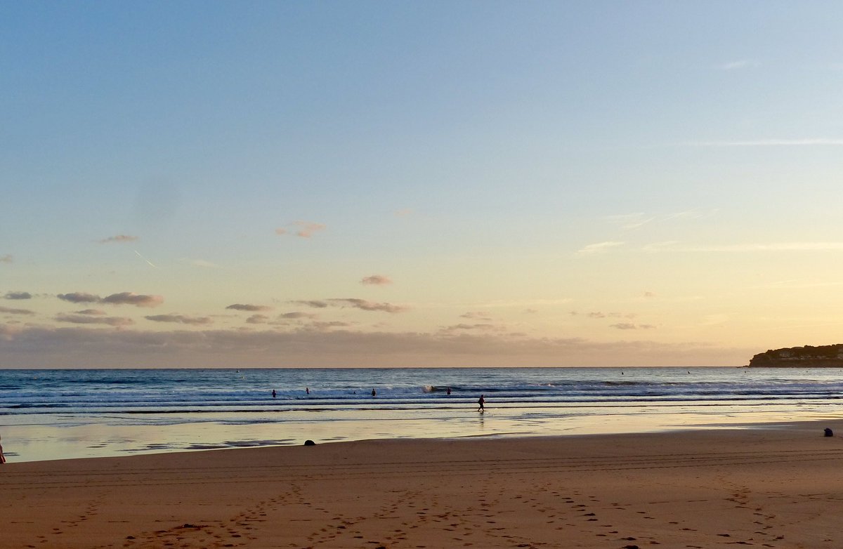 Townendpeter's tweet photo. El mar en calma en la playa de San Lorenzo, Gijón, Asturias, sábado 14 de septiembre de 2024, 08:10h @eltiempotpa @1967fct @LaMeteoAstur @javioru @tiempoasturias @tiempodejavimo @chcantabrico @aquilatierratve @ElTiempo_tve @TurismoAsturias https://t.co/N116DBpXTd