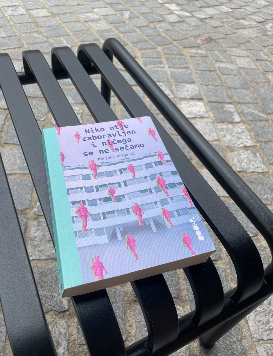 Evo još jedne preporuke k’o 🏠
Mirjanin debitantski roman, pobednica konkursa Booka izdavaštva, ušla u najuži izbor za Ninovu nagradu i nagradu Meša Selimović.
Sutra je premijera predstave koja je rađena po ovom romanu u Ateljeu 212.
Uživajte..