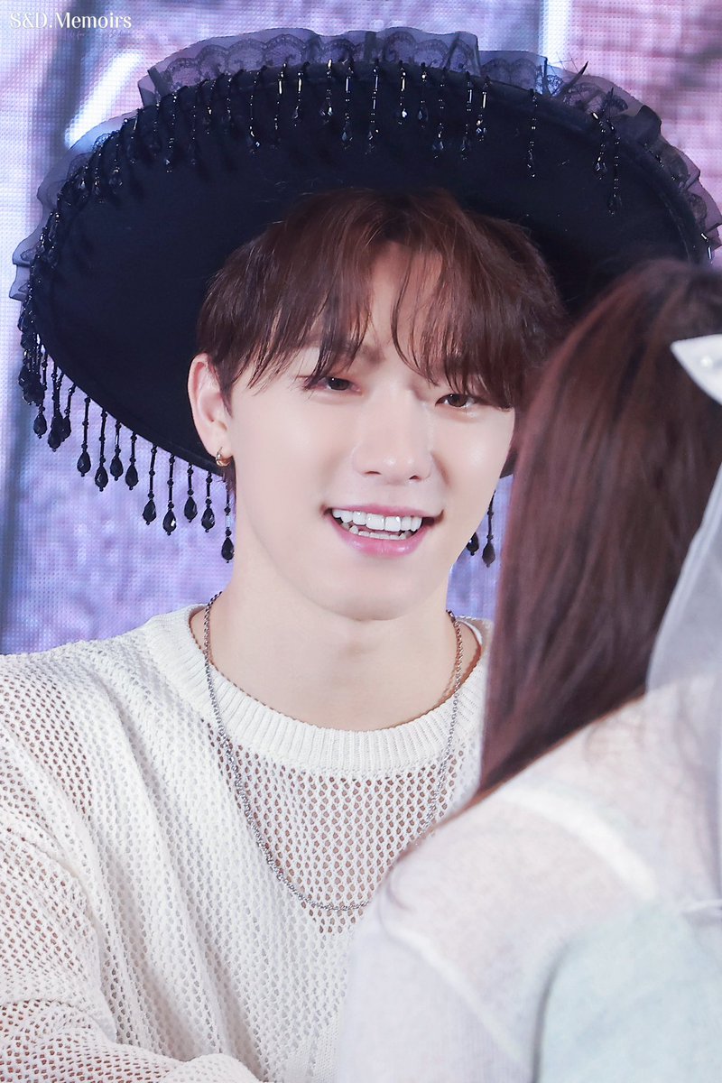 SDMemoirs's tweet photo. 240911 이즈위 베이징 팬싸

🦋🪶

#디노 #DINO 
#이찬 #ディノ 
#SEVENTEEN #세븐틴 https://t.co/lIUv6XFvvx