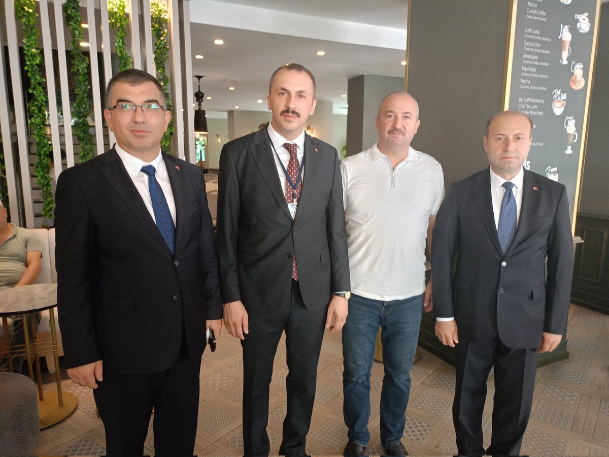 Çimse iş Mersin Şubesi Genel kuruluna katılarak,mevcut başkan ve aynı zamanda başkan adayı olan değerli kardeşim Turan Özsarı ya başarılar diledik.