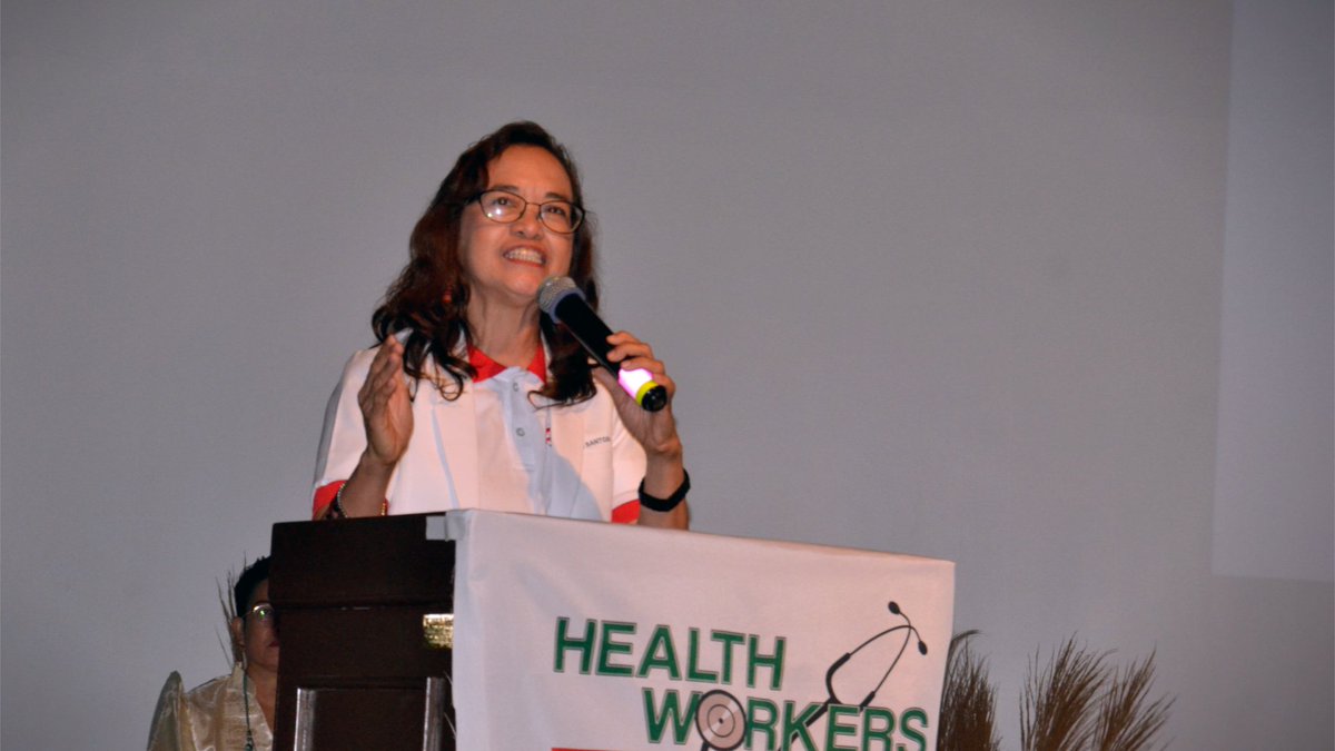 altermidya's tweet photo. TINGNAN: Inanunsyo ng Health Workers Partylist ngayong araw, Setyembre 14, ang pagtakbo nila sa 2025 midterm elections. Sinuportahan ng iba’t ibang unyon at organisasyong pangkalusugan ang 10 nominees na kakatawan sa grupo.

Ayon kay Robert Mendoza, first nominee ng Health Workers Partylist, pagtutuunan nila ng pansin ang sapat na sahod at benepisyo para sa health workers, hindi lang sa mga malalaking ospital kundi pati sa mga barangay health clinic. Lalabanan din daw nila ang pagsasapribado ng public health facilities, at kontraktwalisasyon ng mga manggagawang pangkalusugan.

Ulat at larawan nila Jan Michel Laraño, Jaries Arrah Fontillas, Jhozua Dhave Jimena, Mary Jane Robles / Altermidya