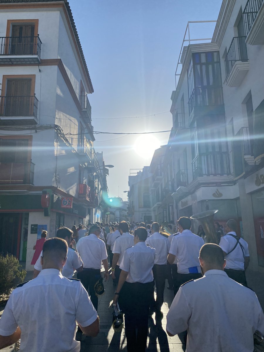 #100VeraCruz | Ya desfilamos por las calles de Sanlúcar la Mayor en la diana con motivo de la Festividad de la Exaltación de la Santa Cruz.

- Las Corsarias
- Ganando Barlovento
- Aniversario Macareno

#SuenaLaOliva #SanlúcarlaMayor #VCruzSanlúcar <a href="/veracruzsanluca/">VERA-CRUZ Sanl.Mayor</a>