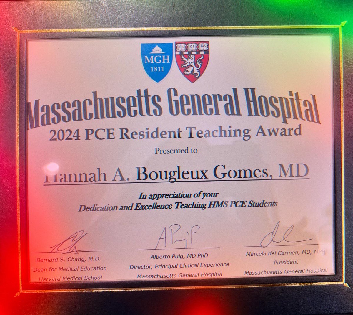 Hannah Ananda Bougleux Gomes (@hannahananda) on Twitter photo Feeling truly grateful and honored to receive the 2024 MGH Resident Teaching Award in Surgery! It feels like just yesterday I was a med student voting for the mentors who inspired my journey. 🙏 <a href="/harvardmed/">Harvard Medical School</a> <a href="/MGHSurgery/">Mass General Surgery</a> Feeling truly grateful and honored to receive the 2024 MGH Resident Teaching Award in Surgery! It feels like just yesterday I was a med student voting for the mentors who inspired my journey. 🙏 <a href="/harvardmed/">Harvard Medical School</a> <a href="/MGHSurgery/">Mass General Surgery</a>