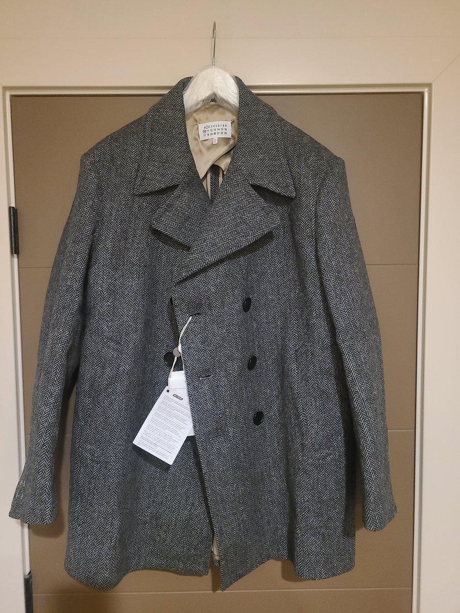 Brand New with Tags! 🏷
Maison Margiela! 
Original Price $2,467! Now $1,995!! Send offer! Buy now! 
#maisonmargiela #sale #coat #grailed #clothing #buynow #sendoffer #offer #luxury #designer #men #women #discount #shopping #forsale #entertainment #maison

grailed.com/listings/67403…
