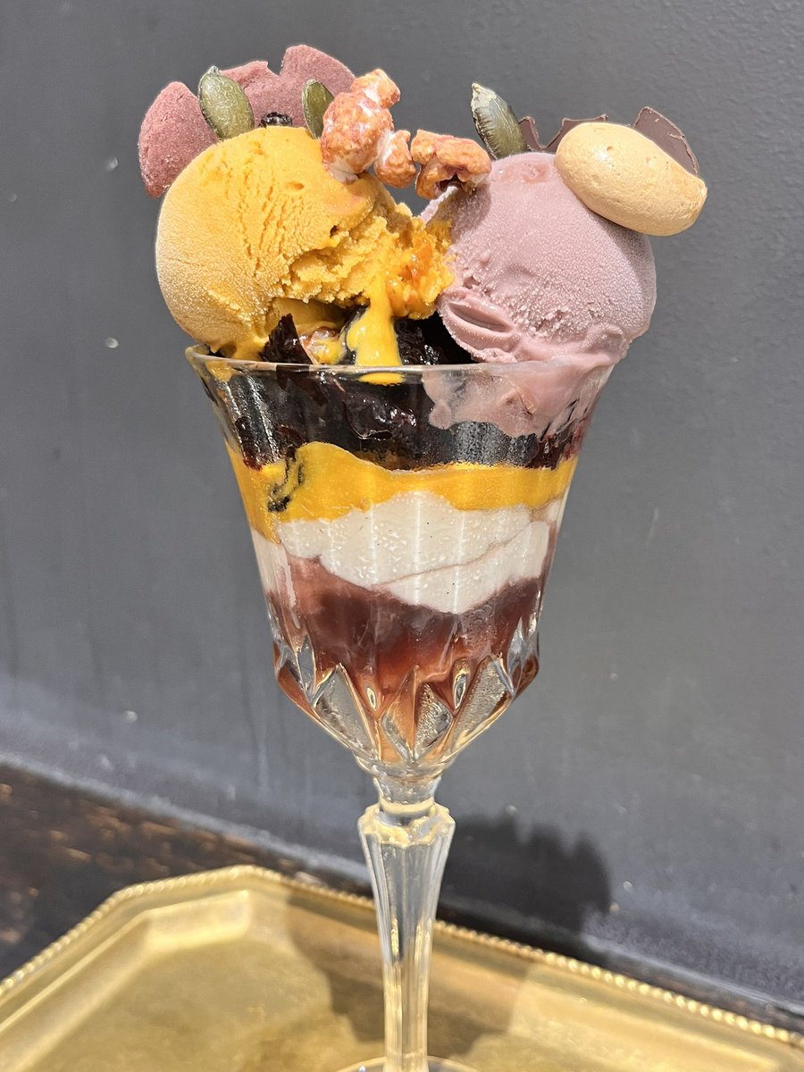 acocogo's tweet photo. 久しぶり！#ファーイーストバザール 
#ハロウィンパフェ 
やっぱり美味しい😋 https://t.co/JoOVNJOibC