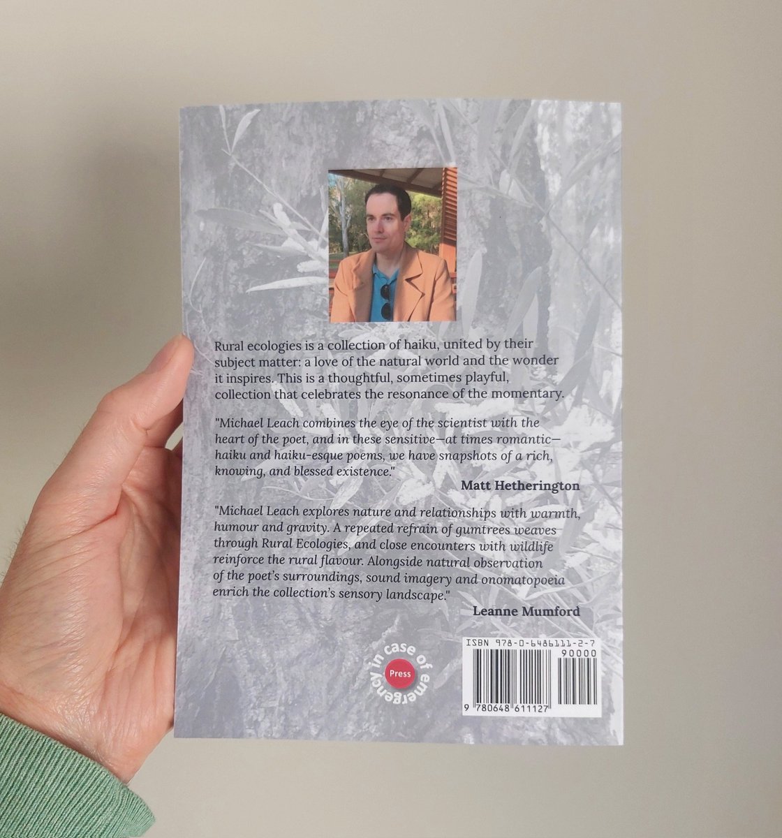 The back cover of my new poetry book, Rural Ecologies. Many thanks to Matt Hetherington &amp; Leanne Mumford for the brilliant blurbs!
icoe.com.au/ourbooks/ourbo…
#poetry #book #backcover #haiku #senryu #haikuesque #nature #writing