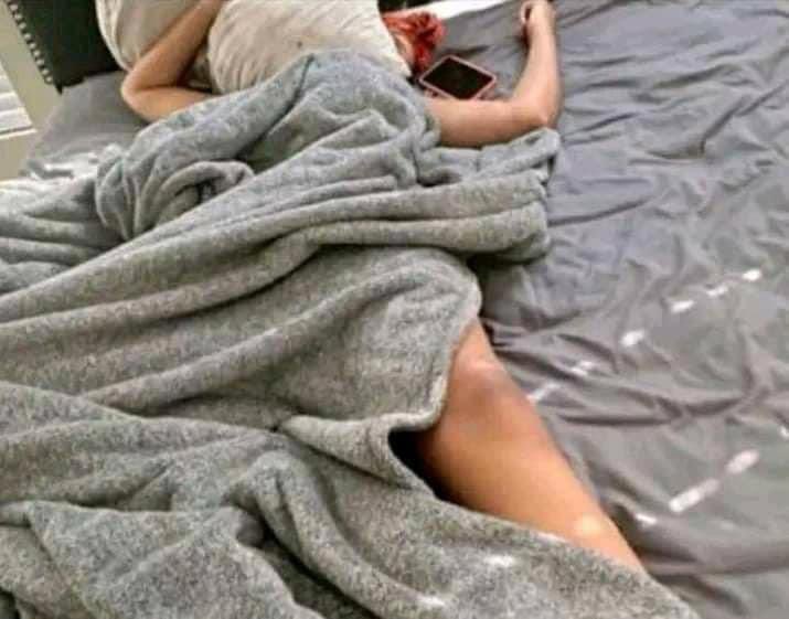 layxsnv's tweet image. "What's your favourite thing to do"

Me :