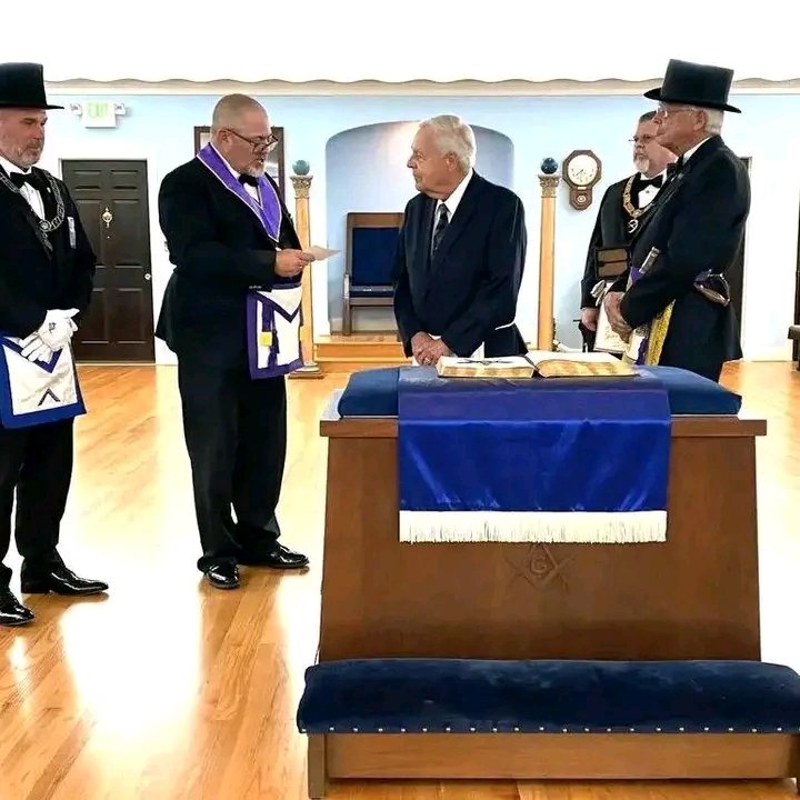 illuminatibrotherhood (@luminati6666) on Twitter photo 