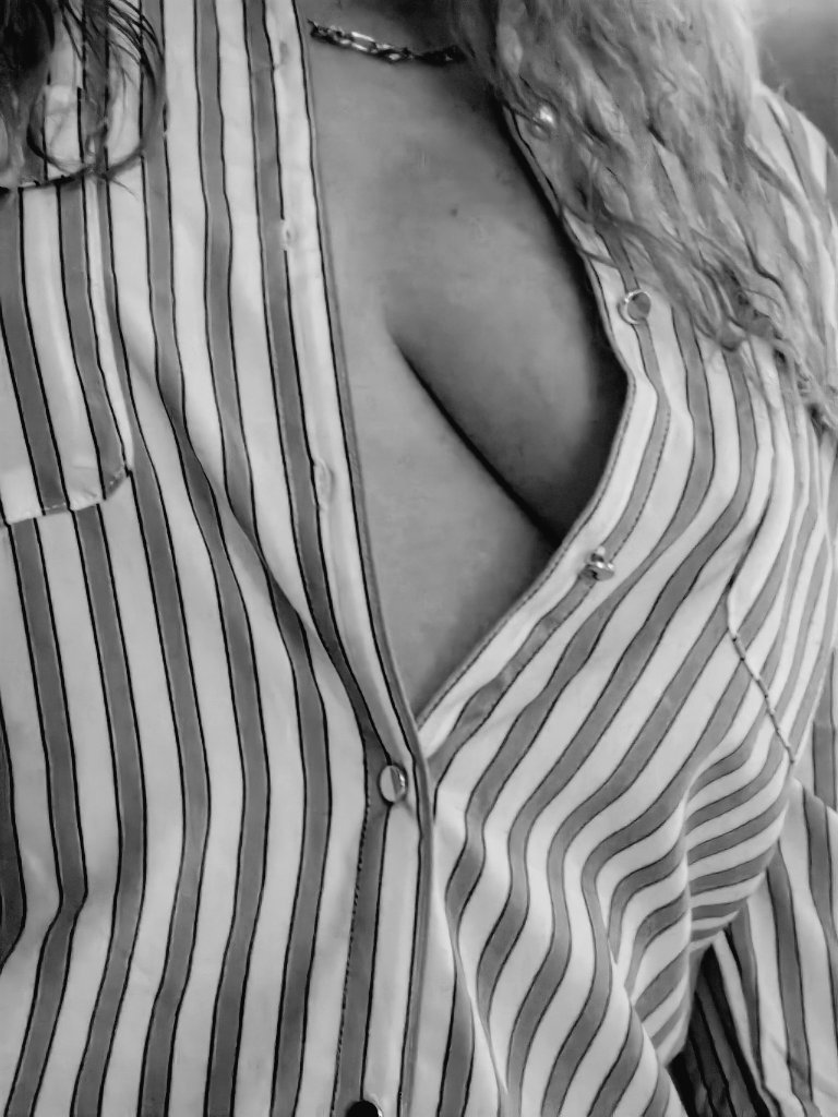 alaaan_091's tweet photo. Esta mujer me encanta, me vuelve loco, amo la sensualidad de mi mujer.

Ustedes que piensan? https://t.co/3T5uDrQnzX