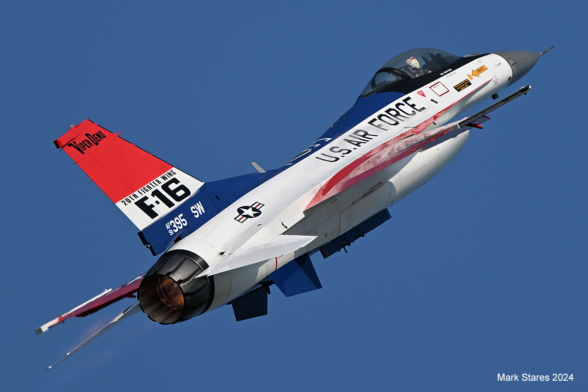 YQXYYT's tweet photo. Allied highlights from Air Show London 2024's opening day. #MakeitYourMission #AirshowLondon #SkyDrive https://t.co/sjxuqzNEab