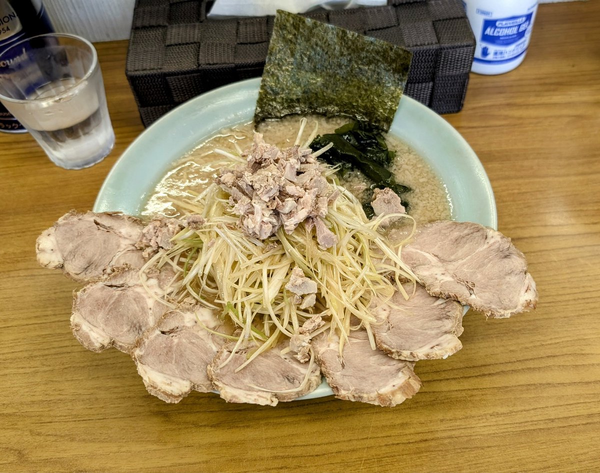 marusumimaru's tweet photo. ニューラーメンショップ大光
最初はあっさりかと思うと、後から押し寄せてくる旨さ。
美味しかった。またお伺いします。 https://t.co/oU5LX81mhd