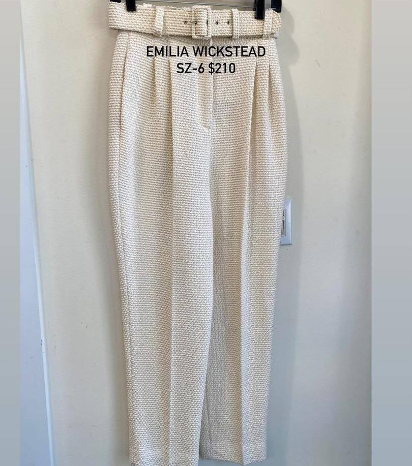 CEconsignment's tweet image. Winter whites? 🤩Dm or ☎️ (781)449-2500 for more info.  Closet Exchange sells pre-owned authentic items. We are not affiliated with any specific brand. All images are original images posted by Closet Exchange. #consignment #entrupy #bostonstyle #Authenti… instagr.am/p/C_4jyvit3cu/