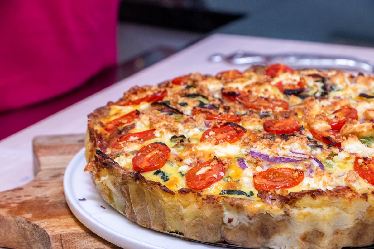 Good morning my Darlinks 
Join <a href="/GuyMcDonald/">Guy McDonald</a> and I on the CooksPlayground at 8.30am today on <a href="/Smile904FM/">Smile90.4 FM</a> 

youtu.be/3SZDmobufx4