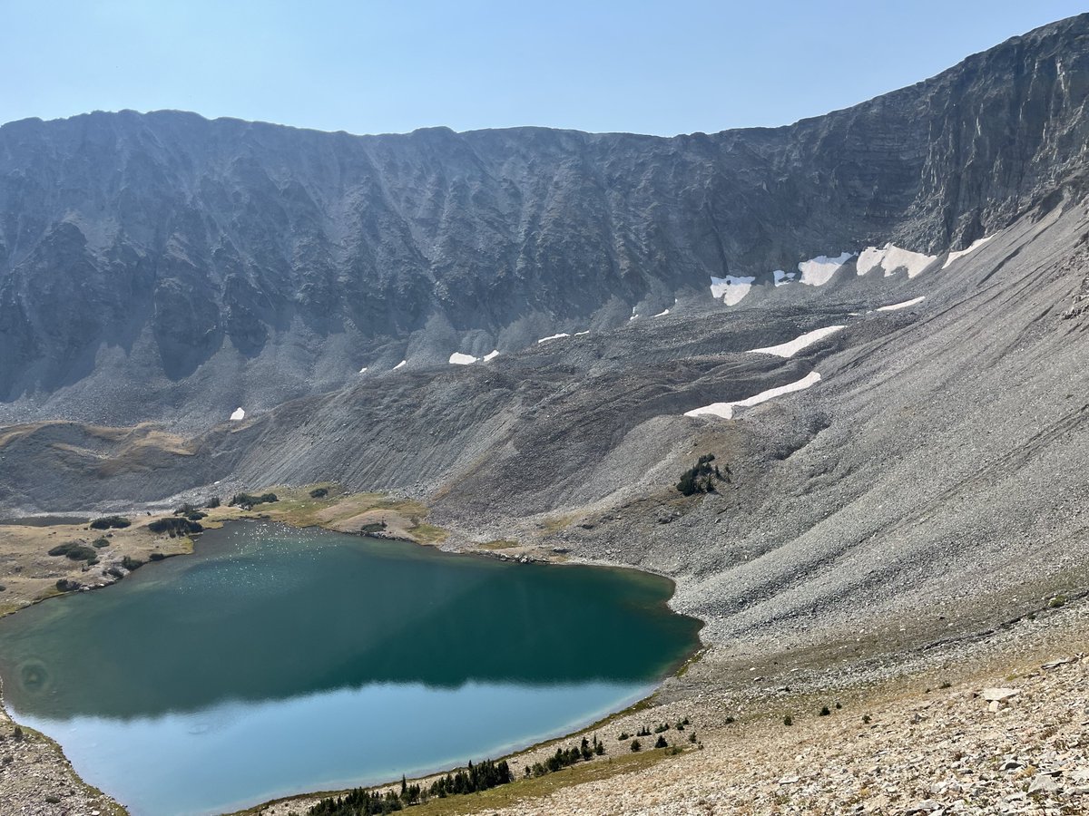 lmjacks2's tweet photo. bonus pix. some snow still there in september!! we did this hike with my boss and his german shephard Porter :3 https://t.co/vG0twJsHXM
