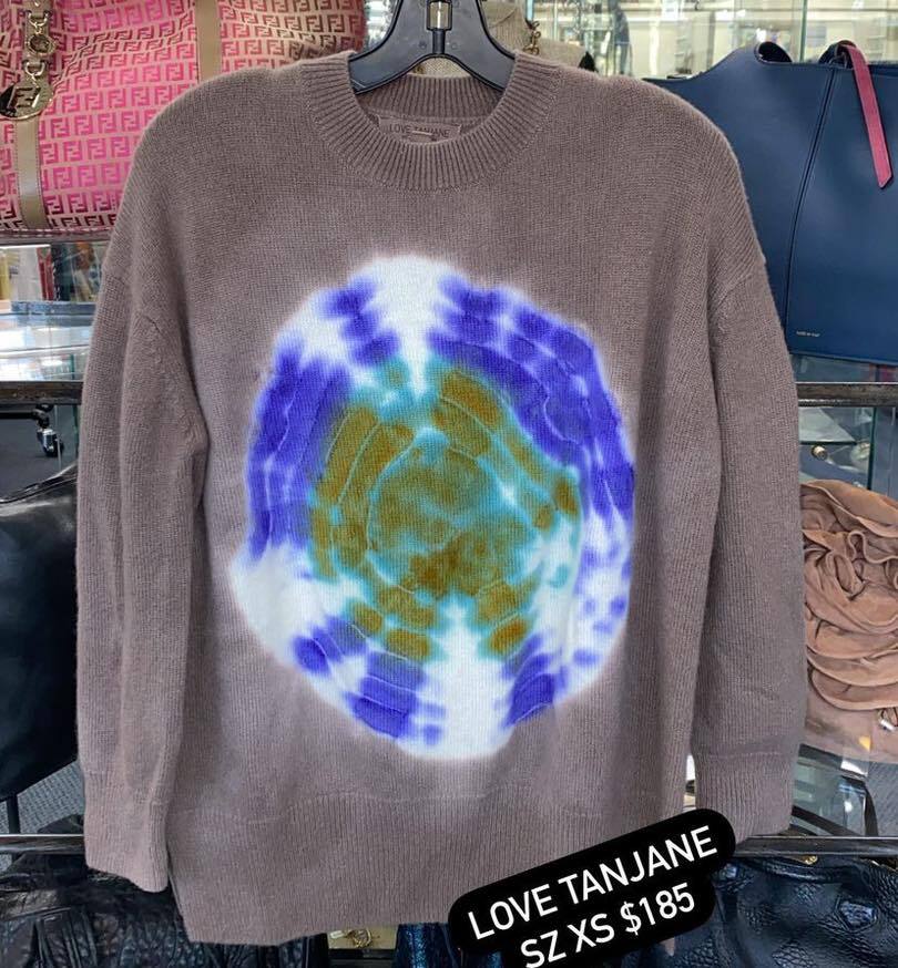 CEconsignment's tweet image. So soft and colorful! Dm or ☎️ (781)449-2500 for more info.  Closet Exchange sells pre-owned authentic items. We are not affiliated with any specific brand. All images are original images posted by Closet Exchange. #consignment #entrupy #bostonstyle #Aut… instagr.am/p/C_4kwBDNrbY/