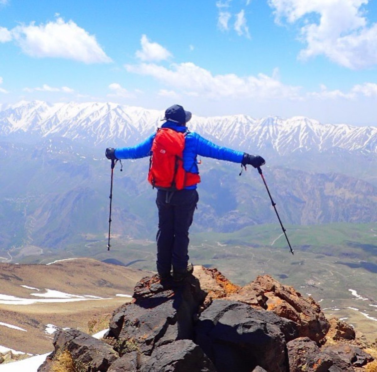 Aku travel almost 20 tahun. Dari hiking, diving, backpacker, camping &amp; merempat.

Jarang sgt amik video &amp; pic. Rasa menyesal plak. Rasanya kalo amik video &amp; pic up kt sosmed, dh jd influenser dh. 😅

Bila dh puas travel, aku buka travel agency. Agak mencabar bisness travel ni.