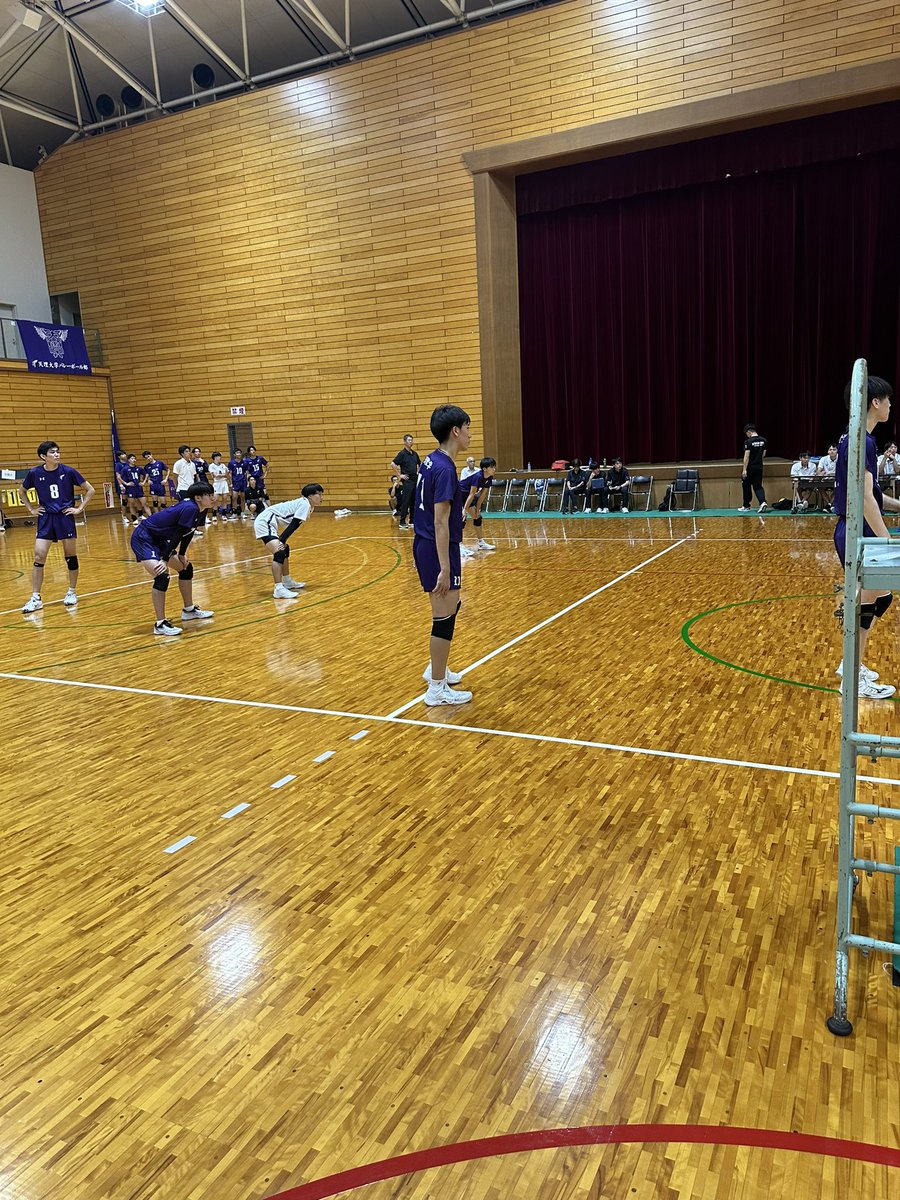 kansaiuvf's tweet photo. 【RIGAVIL CUP 2024　秋季リーグ戦】
男子1部
Aコート　第2試合
関西大学-天理大学
3-0
25-20
25-23
25-21

#関西大学バレーボール連盟
#関西学連 
#秋季リーグ戦
#バレーボール
#UNIVAS
#Riche https://t.co/BVLrthqnFv