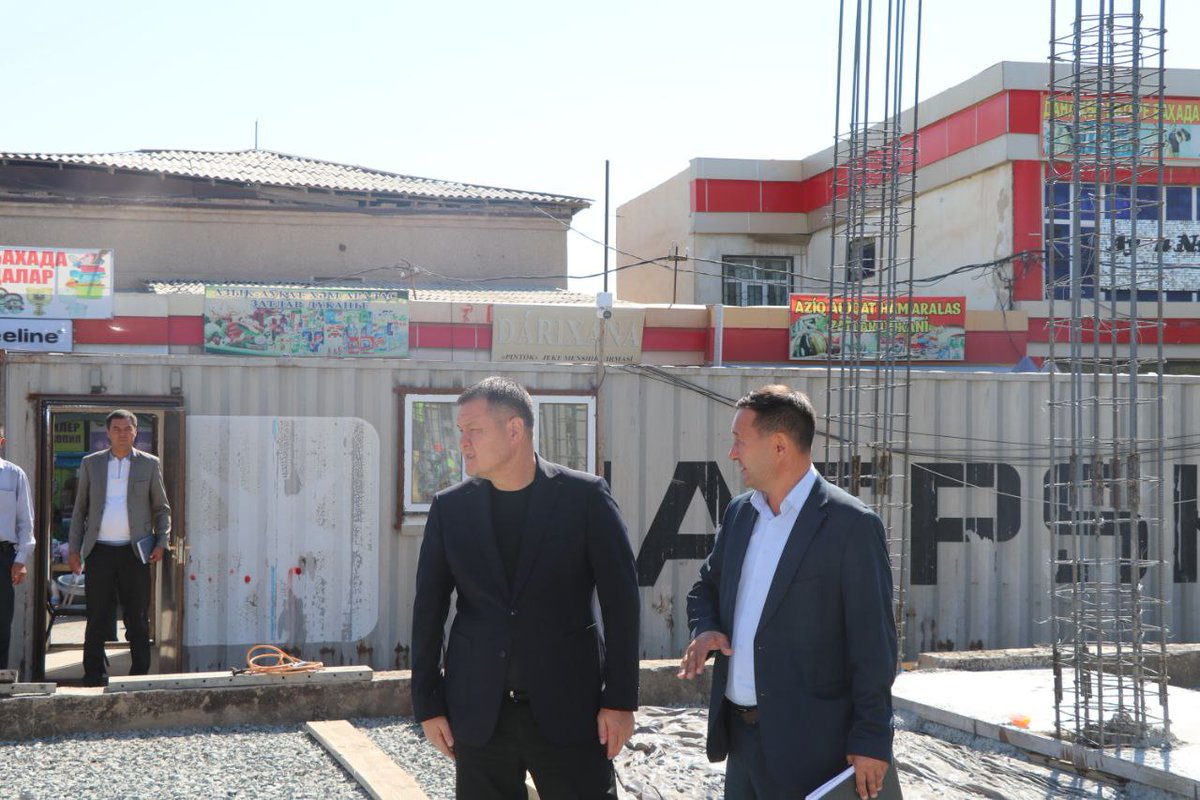 Orinbayev_A's tweet photo. Жоқарғы Кеңес Баслығы Шымбай дийқан базары аймағында жаңадан қурылып атырған саўда ��омплекси қурылыс жумысларын барып көрди
—
Жўқорғи Кенгес Раиси Чимбой деҳқон бозори ҳудудида янгидан қурилаётган савдо комплекси қурилиш ишларини бориб кўрди https://t.co/zxJoehCsEQ