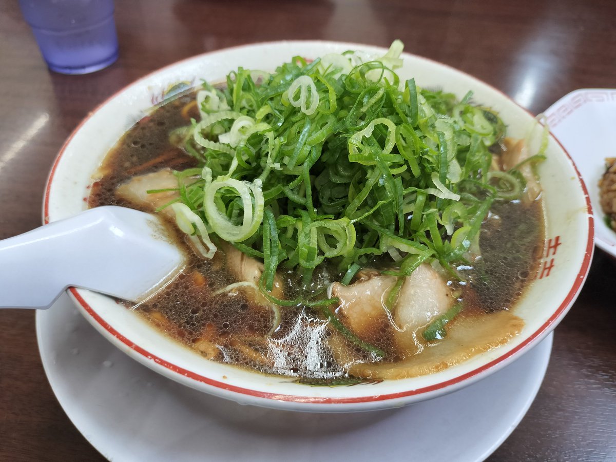 HONEYBADGERBKS's tweet photo. せっかく京都に来たんだし、ラーメン食べよ(∩´∀｀)∩ﾜｰｲ
#新福菜館天神川店 https://t.co/gRep7yXiBt
