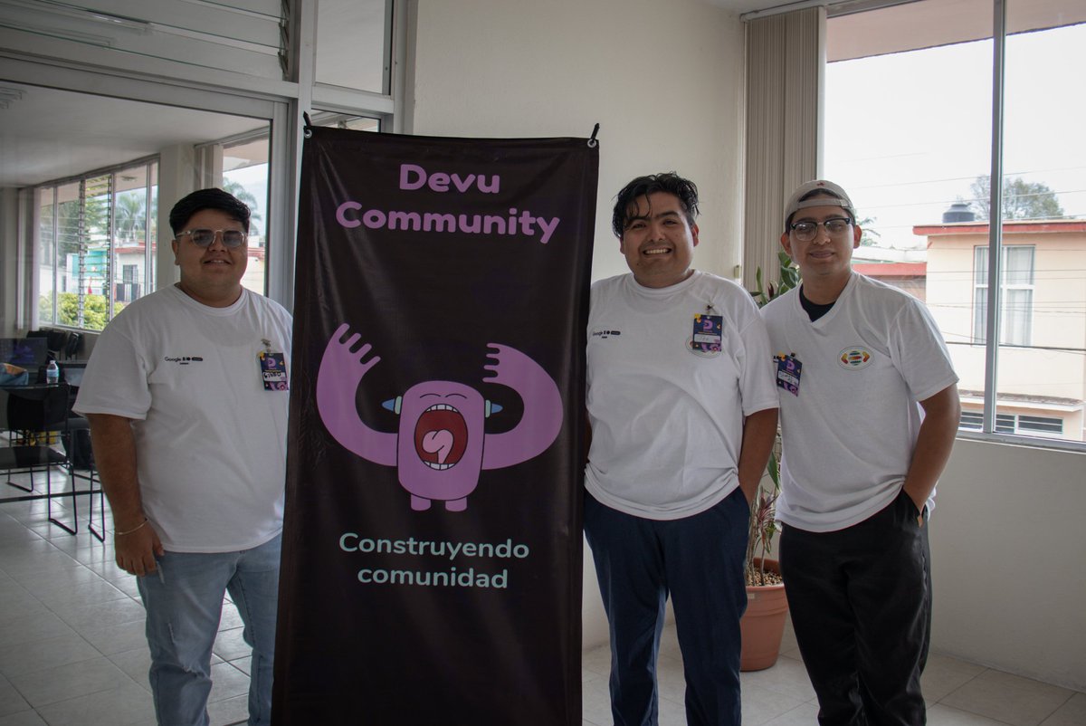 TeodoroROAG's tweet photo. El pasado sábado, Organizers de @GDGXalapa estuvimos presentes en el Super Happy Dev House de Devu en Orizaba 🌄😊

Este evento tiene como objetivo que la comunidad desarrolle y colabore en diversos proyectos... 1/2 https://t.co/tRqlcpkQ8w