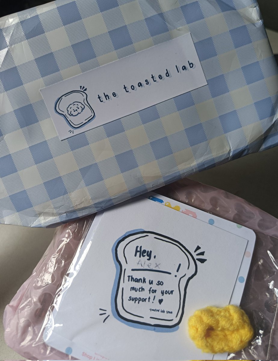 nammuchanx's tweet photo. thank u i love u sobrang pretty ng mug and coaster and thank u sa freebies i love u so much!!!! #ToastyFeedbacks https://t.co/nFYHIJr8ev
