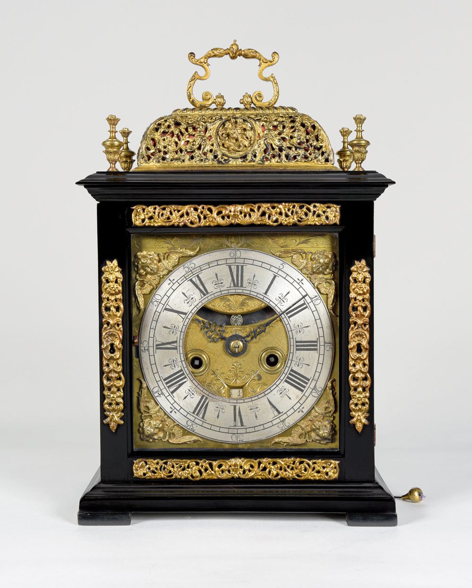 HowardWalwyn's tweet image. John Clowes, circa 1700. 
A very original William III period gilt-mounted striking table clock with pull quarter-repeat by this famous maker.
walwynantiqueclocks.com/fine-antique-c…
#bracketclocks #antiqueclocks #londonclockdealer #antiqueclocksuk #tableclock #antiquebracketclock
