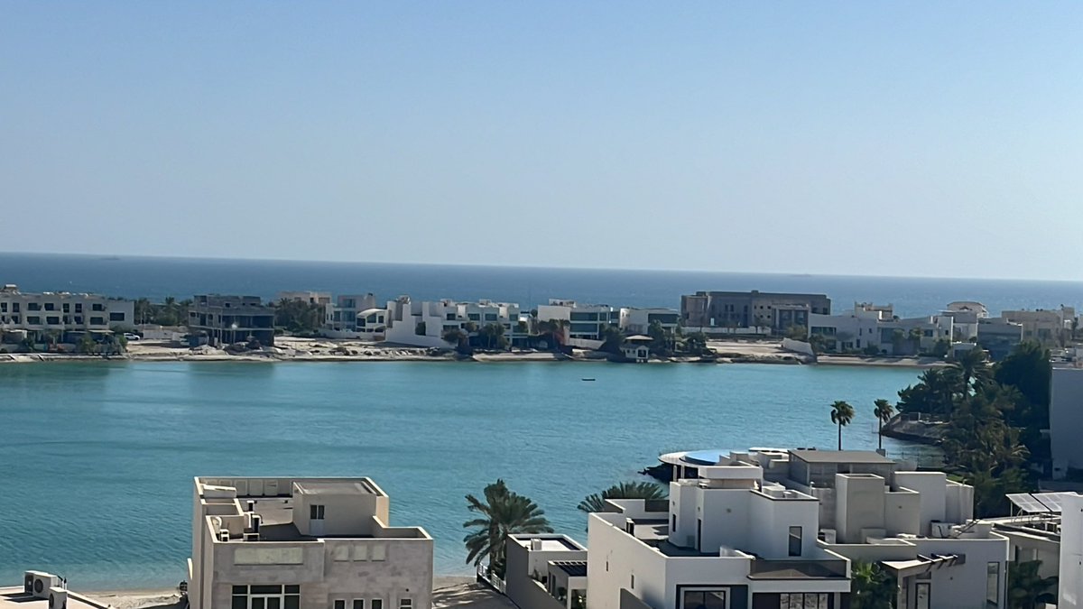 penman_stewart's tweet photo. #poolviews https://t.co/zJN6QWXJmB