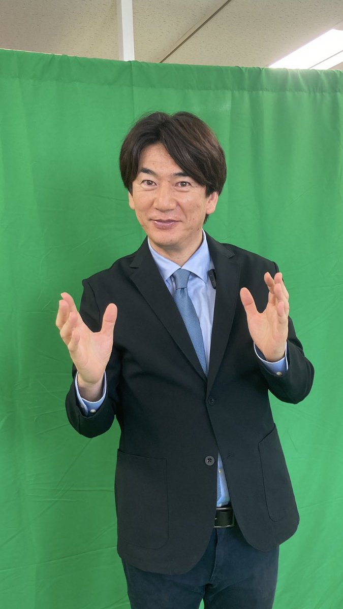 tecchannowyoung's tweet image. FCEオンライントレーニング動画の収録の様子でーす🎥

収録の合間にディレクターさんに撮っていただきましたー📷

「いつやるの？・・・今でしょ！」みたいな感じになっちゃいました😅

今回は、PDCAについての収録でした❗️

#FCE
#mp8090
#みんなのクラシック
#目からうろこなお話
#石井哲也