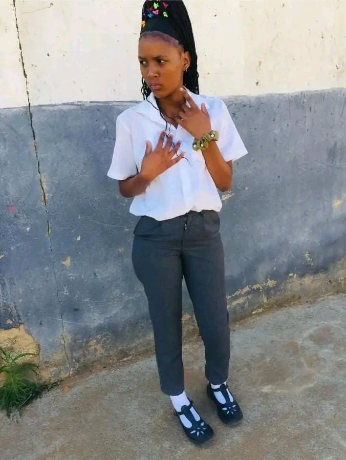 MISSING CHILD ALERT 
Please help us find MARRY MAHLANGU. She's been missing since Sunday 8th of September at Mamelodi East Lusaka
If you have seen her please call 0608142778/0815058369