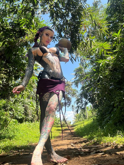 Watch Kellie panther 🦄's leaked NSFW photo on TwXstars