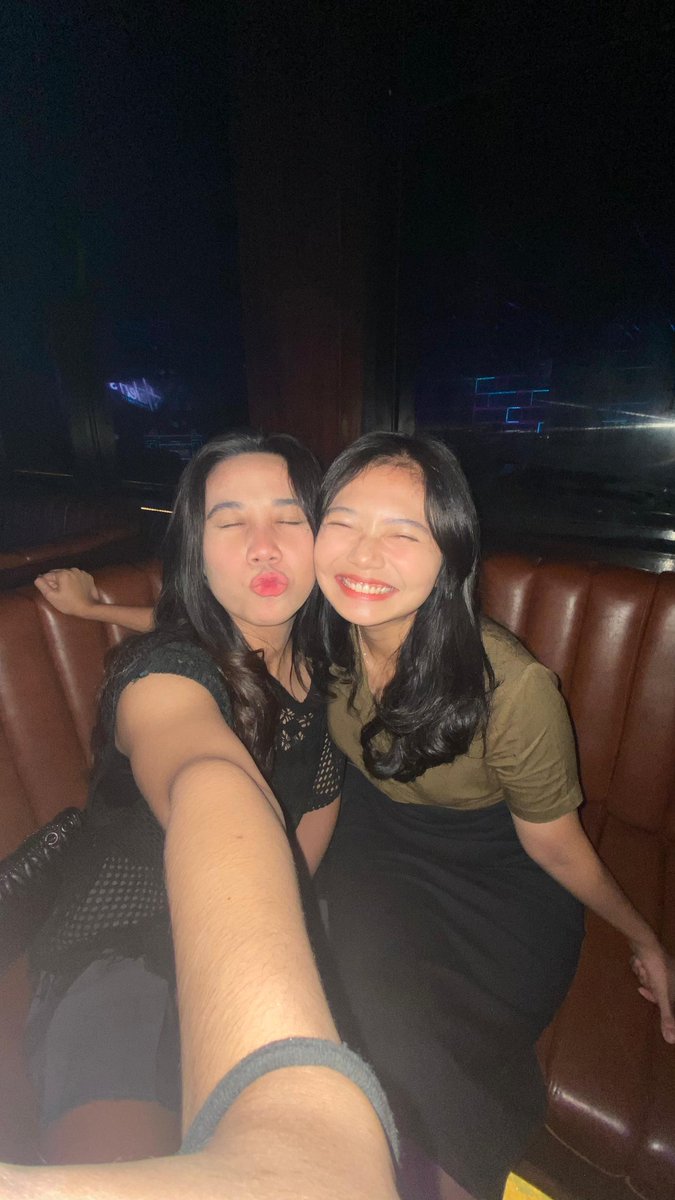 raditaprillia's tweet photo. always good to have you around, yuk. till forever ok? @ayuskrni 🤍 https://t.co/4JG8F97MmE