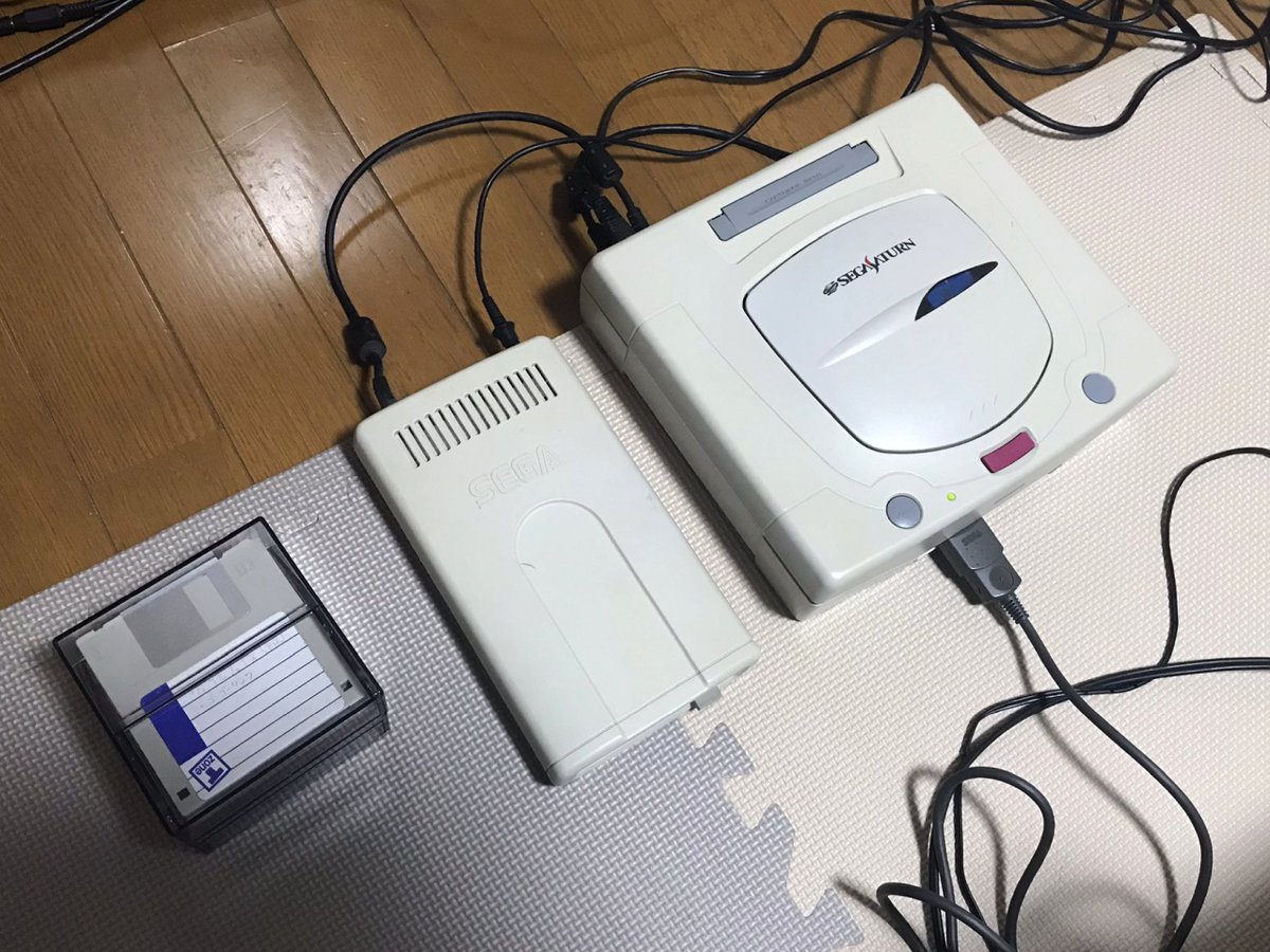 セガサターン実機とセガサターンFDD、もう寿命だろうと思ってたけど（特にFDのセーブデータ）全部動いた…！令和の時代にデビブルレイド2が遊べるとは思わなかったのでちょっと感動(´ω`)