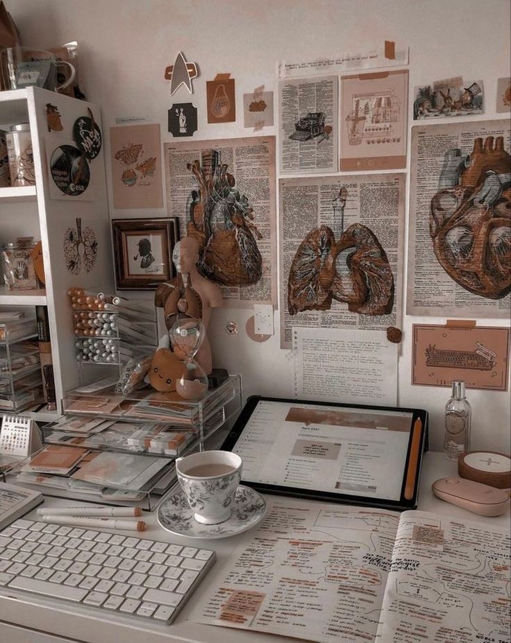 Я ᴇᴄᴛь ᴨᴏʍᴏщниᴋ Бᴏжий. Лᴇᴋᴀᴩь ʙᴄᴇᴦᴏ ᴄущᴇᴦᴏ, ᴨᴏʍᴏщниᴋ ʙᴄᴇʍ цᴇᴧиᴛᴇᴧяʍ, дᴏбᴩыʍ ᴧюдяʍ. Я нᴀучу ᴛᴇбя ʍᴀᴦии иᴄцᴇᴧᴇния, уᴄᴨᴏᴋᴏю и ɜᴀщищу ᴏᴛ бᴏᴧᴇɜнᴇй