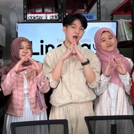 maxellots's tweet photo. gaksabar buat rilisnya konten para champions FK Unair inii🤩🤩 #chindita #timsekop #emilda https://t.co/2zJYRu4cfT
