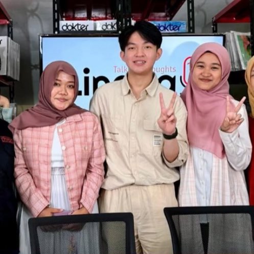 maxellots's tweet photo. gaksabar buat rilisnya konten para champions FK Unair inii🤩🤩 #chindita #timsekop #emilda https://t.co/2zJYRu4cfT
