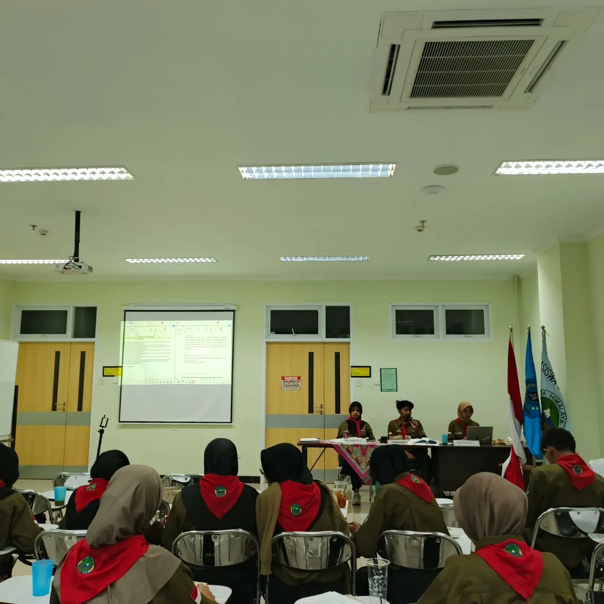 Mapala_Himalaya's tweet photo. Assalamu'alaikum Wr.Wb.
Salam Lestari !!! 🌱

Alhamdulillah telah terlaksana nya Musyawarah Tahunan &amp; Reorganisasi kepengurusan 2023/2024 MPA Himalaya Universitas Muhammadiyah Semarang bertempat di:
📆 6-8 September 2024
📍 GKB II R. B501

Tetap semangat🌻 https://t.co/p01t0xC2dc