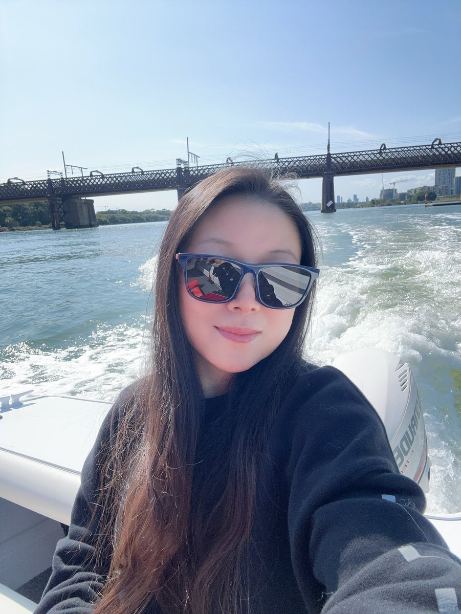 开自家的船去悉尼歌剧院海港大桥浪去。 https://t.co/dGzpVbRPXX