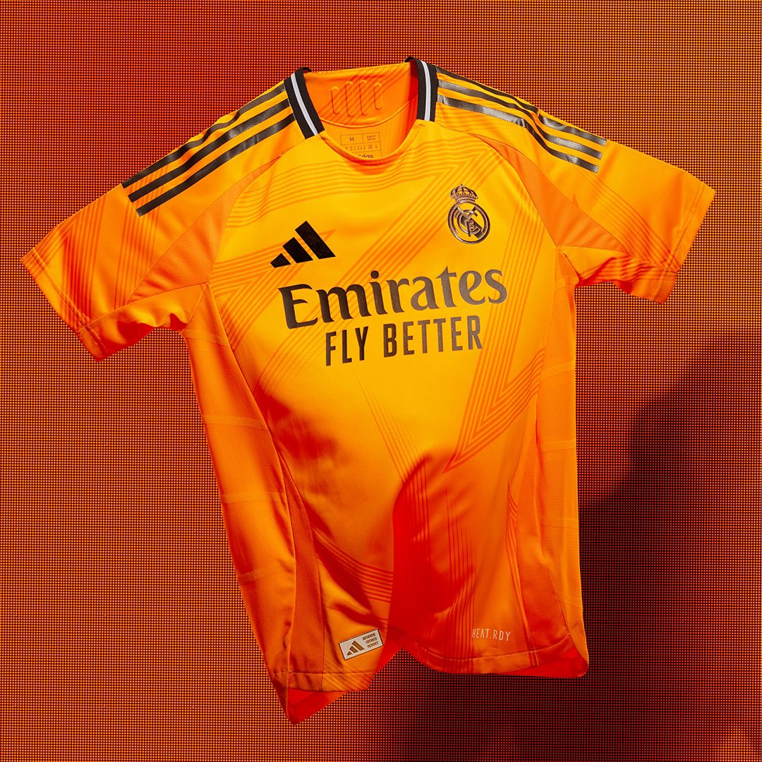 🟠 𝗚𝗜𝗩𝗘 𝗔𝗪𝗔𝗬 🟠

Stand a chance to win one 2024/25 Real Madrid Adidas away kit (size M). Simply follow the 4 steps to enter the draw:

1️⃣ Follow <a href="/iDiskiTimes/">iDiski Times</a> &amp; <a href="/adidasZA/">adidasZA</a>. 
2️⃣ RT &amp; like this post.
3️⃣ Predict the score for Real's clash with Sociedad.
4️⃣ Use hashtag