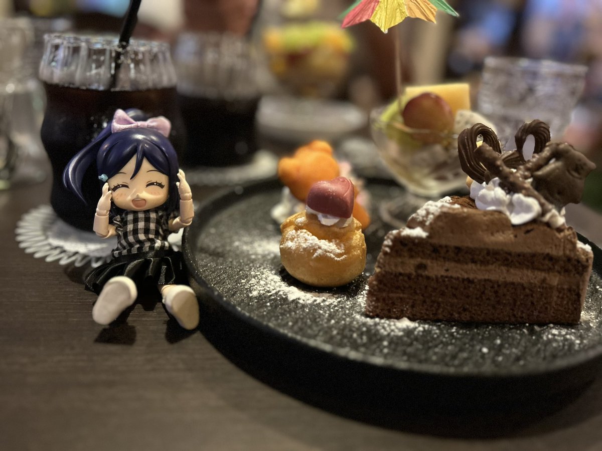 pomapomasakae's tweet photo. ドールちゃんたちも長袖の時期がきますねぇ…
新しいの欲しいなぁ https://t.co/shQgtuCqQV
