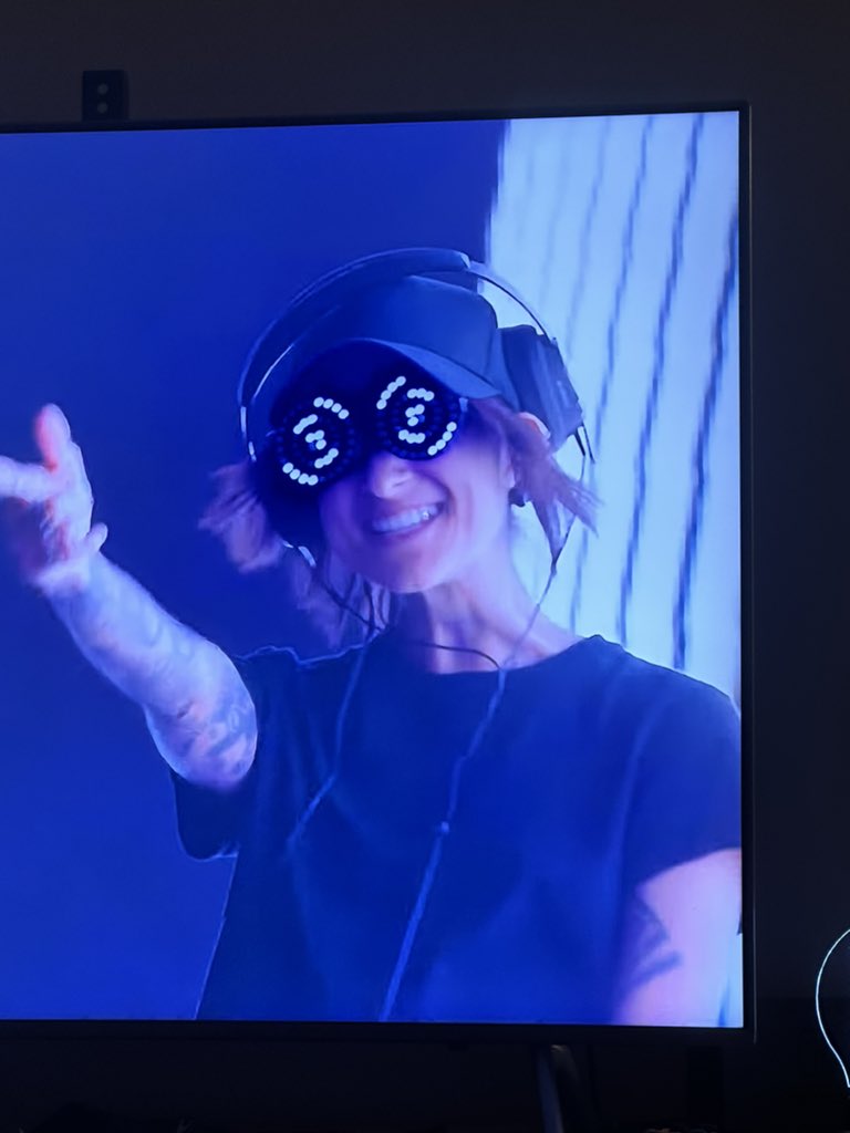 MadelineEhlers's tweet photo. Finally watching Rezz Rocks VI and @sunglasssister looks so happy🥹🥹 https://t.co/qXYN7B23S2