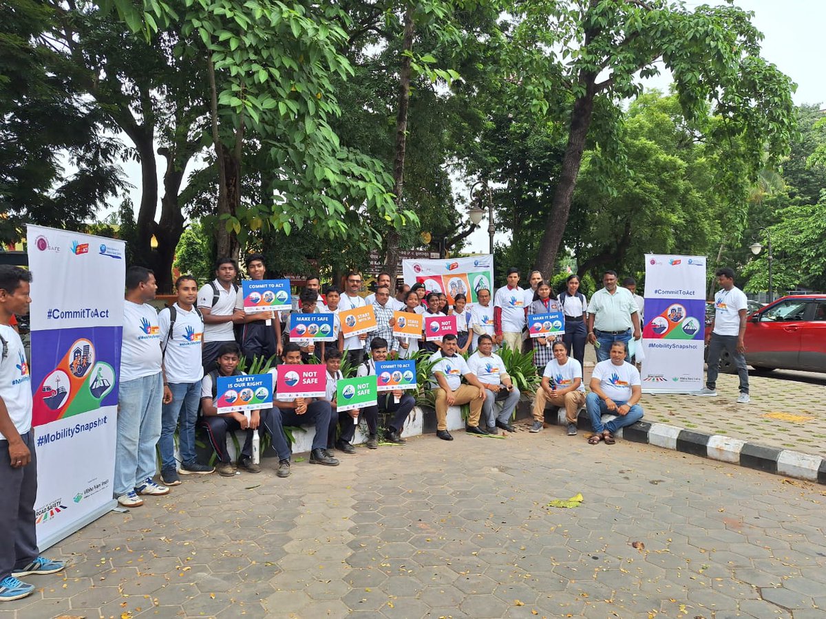 HELPODISHA_NGO's tweet photo. We demand 25 am/h speed &amp; traffic calming measure around our schools. Low speed saves lives. 
#committoact #mobilitysnapshot @CMO_Odisha @BibhutiJena93 @RoadSafetyNGOs @WHO @UN_RSF @STAOdisha @CTOdisha @AMITABHTHAKUR21 @ushapadhee1996 @safeindia2015 @DillipKuPanda @MORTHIndia https://t.co/gmCRj2sqIS