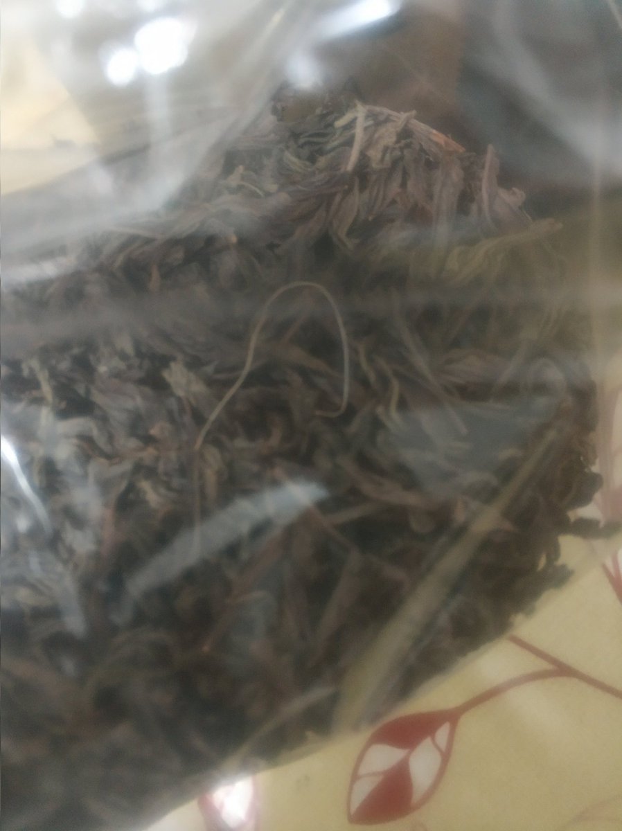 Çayınızı ilk kez denemek istedik ve satın aldık. İçinden çıkana bakın. Paket içerisinde belki başka neler vardır! E-posta ile gönderdim ama oralı bile olmadınız. <a href="/eforcaytr/">Efor Çay</a>