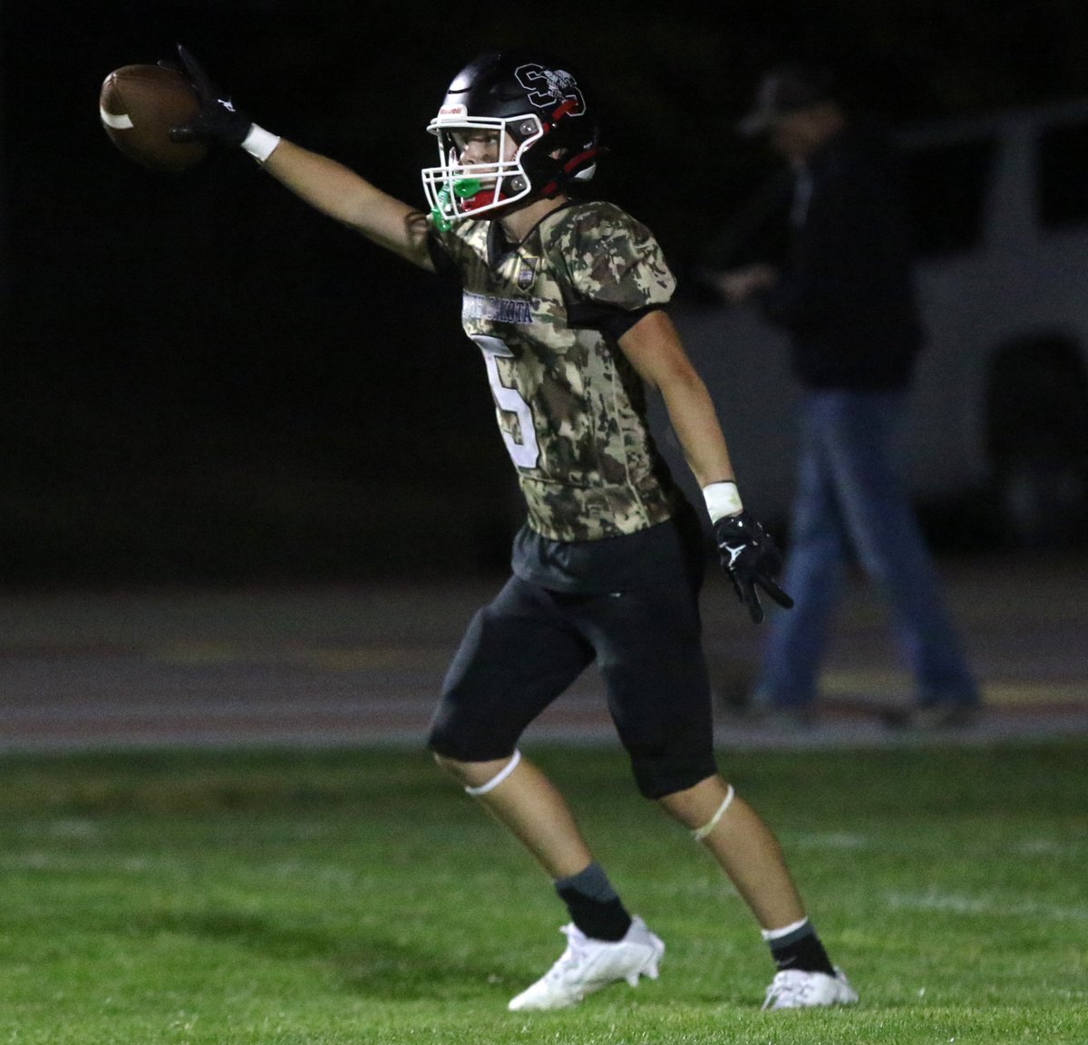 Tyler_Liger's tweet photo. FINAL: Sturgis 24, Rapid City Stevens 16.

In a game of many momentum swings, it was the Scoopers (2-1) who came out victorious with their first win over the Raiders (0-3) since 2008. 

Sully Jost, Carter Williams were impressive for Sturgis, Jack Day paced Stevens. #SDPreps https://t.co/DWekEjpz6q
